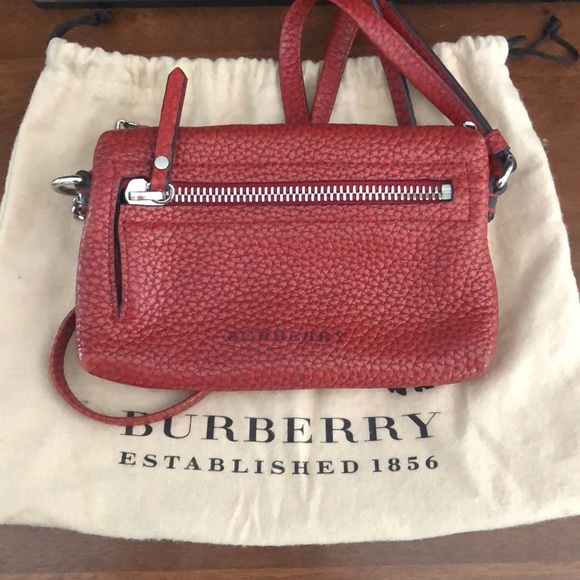 Burberry small crossbody bag. - Picture 2 of 8
